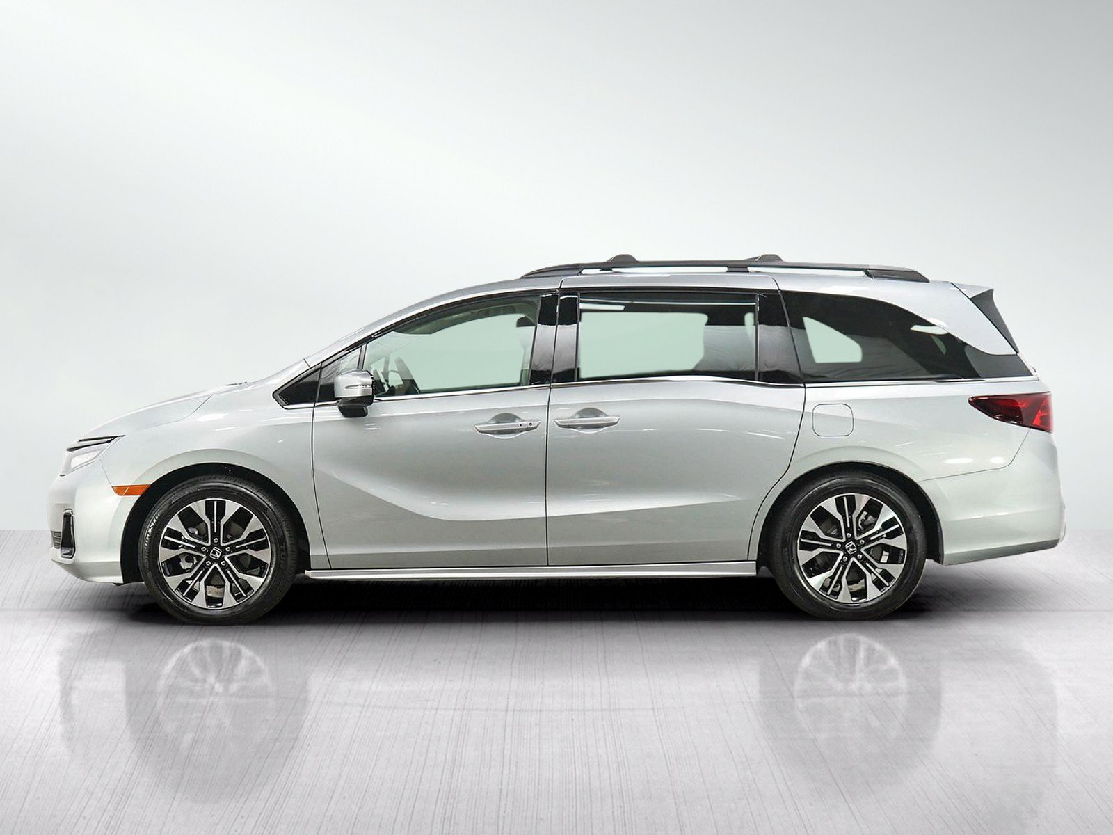 Used 2026 Honda Odyssey Elite image 2