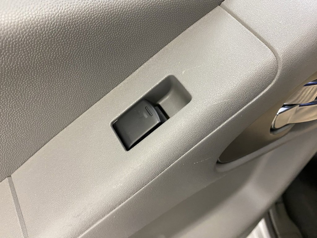 Used 2020 Nissan Frontier SV image 21