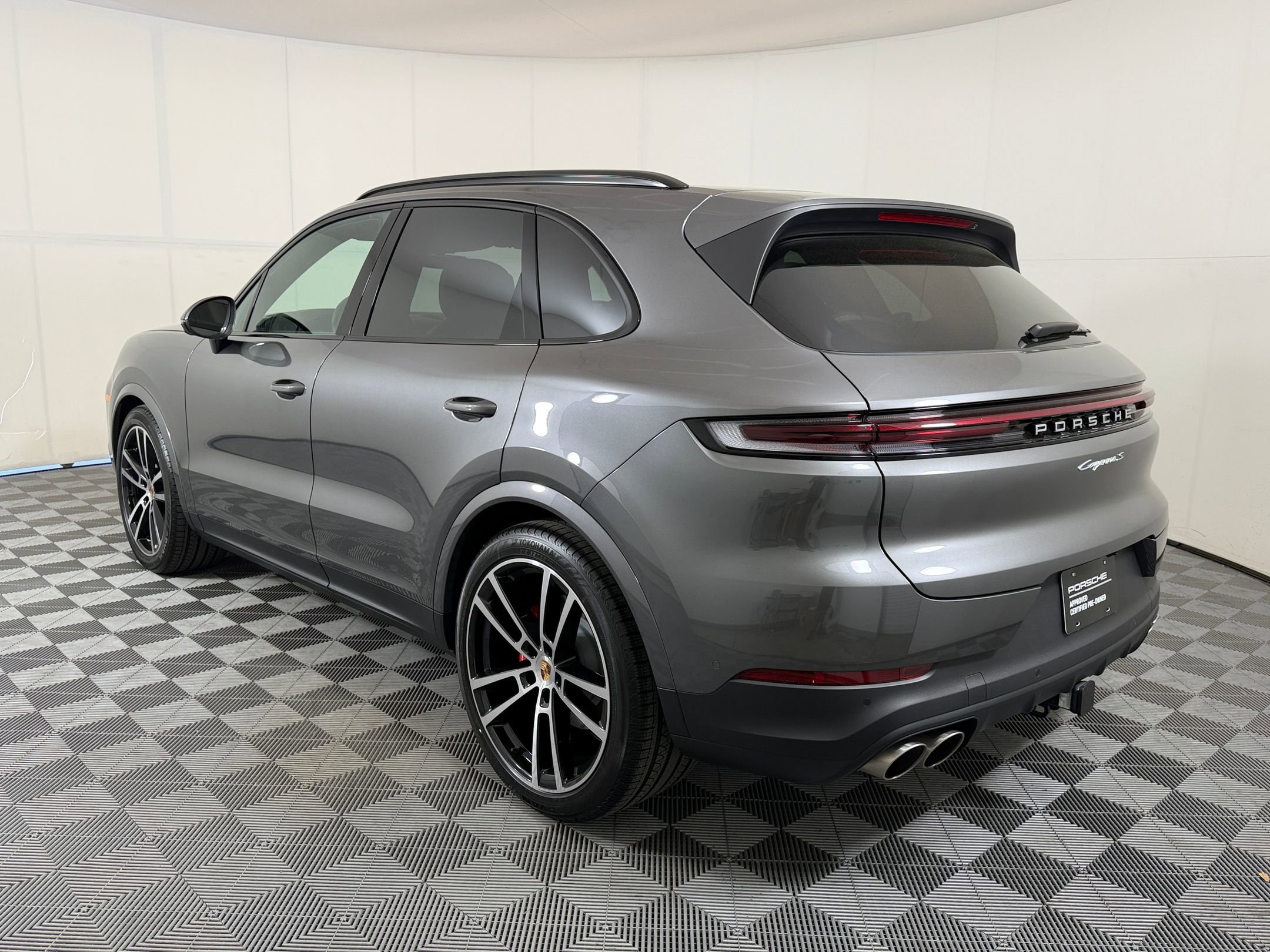 New 2026 Porsche Cayenne S image 3