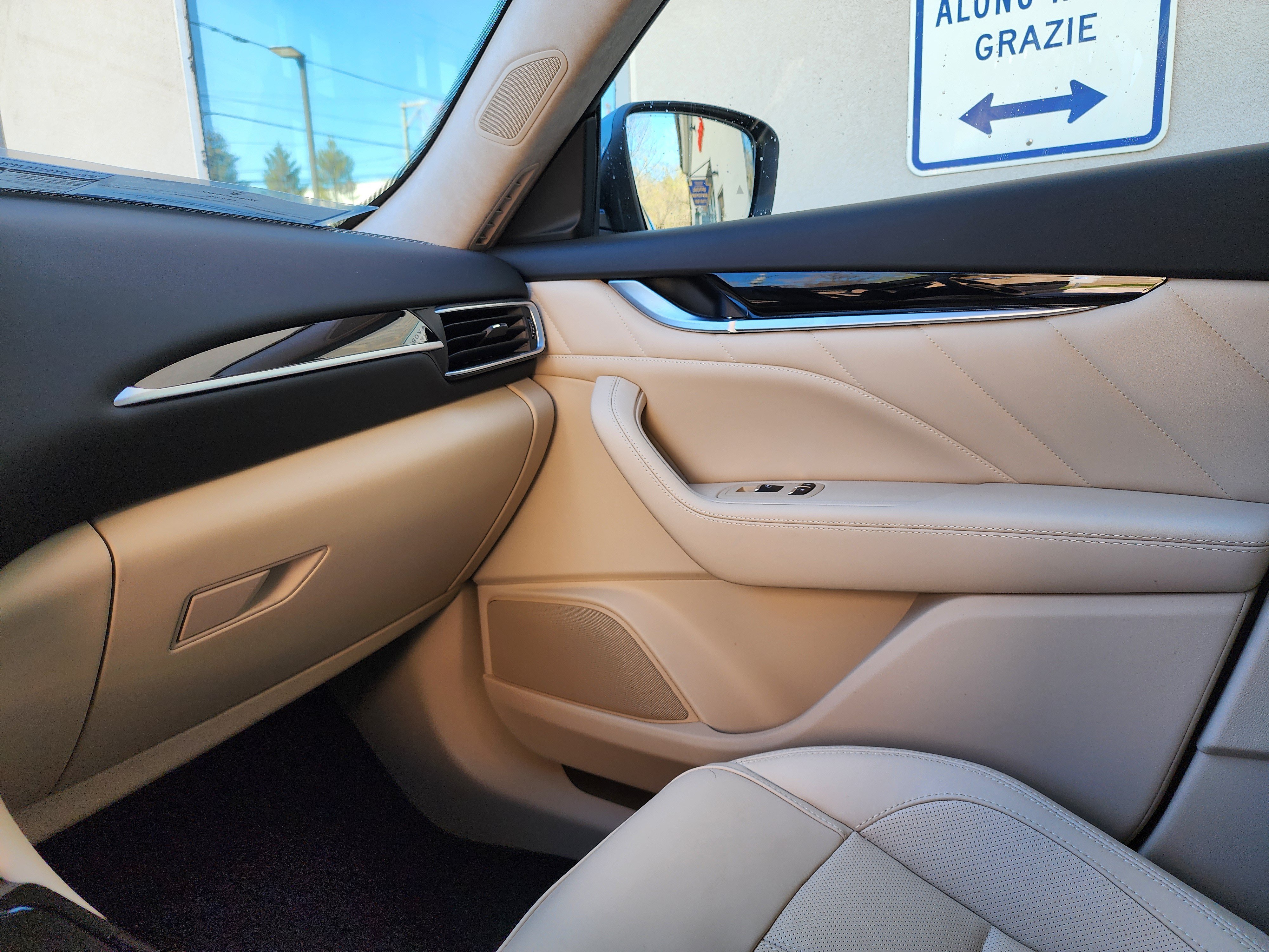 Used 2022 Maserati Levante Modena AWD/4WD image 20