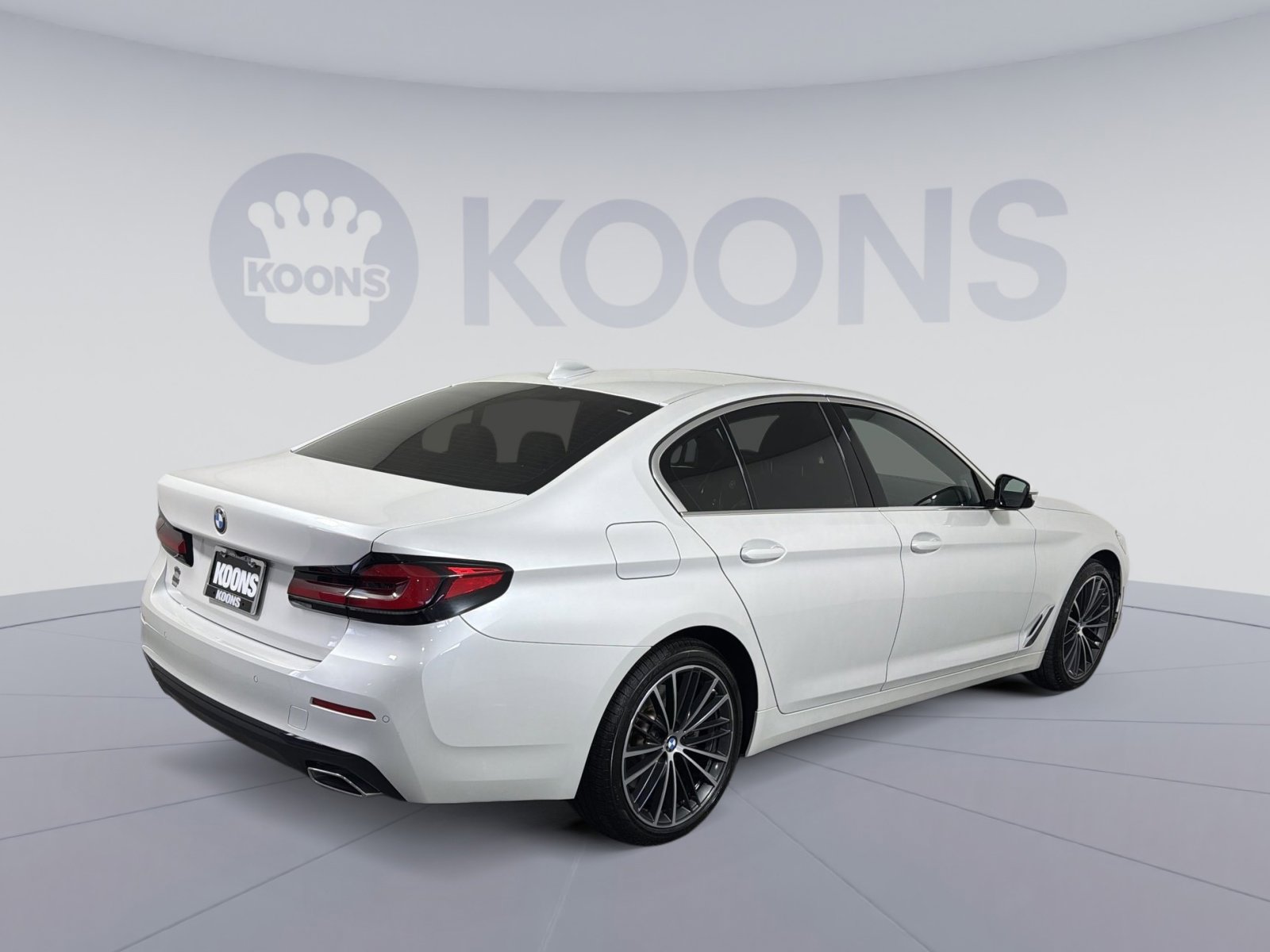 Used 2023 BMW 540i xDrive w/ Premium Package image 7