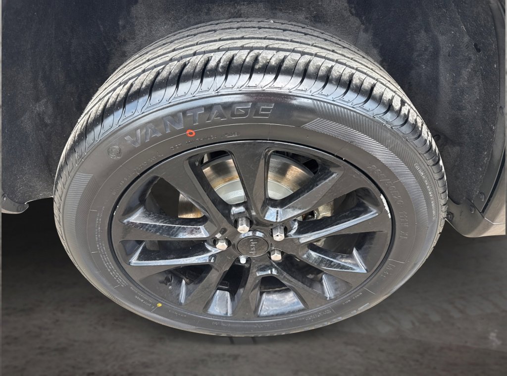 Used 2020 Jeep Grand Cherokee Altitude AWD/4WD image 16