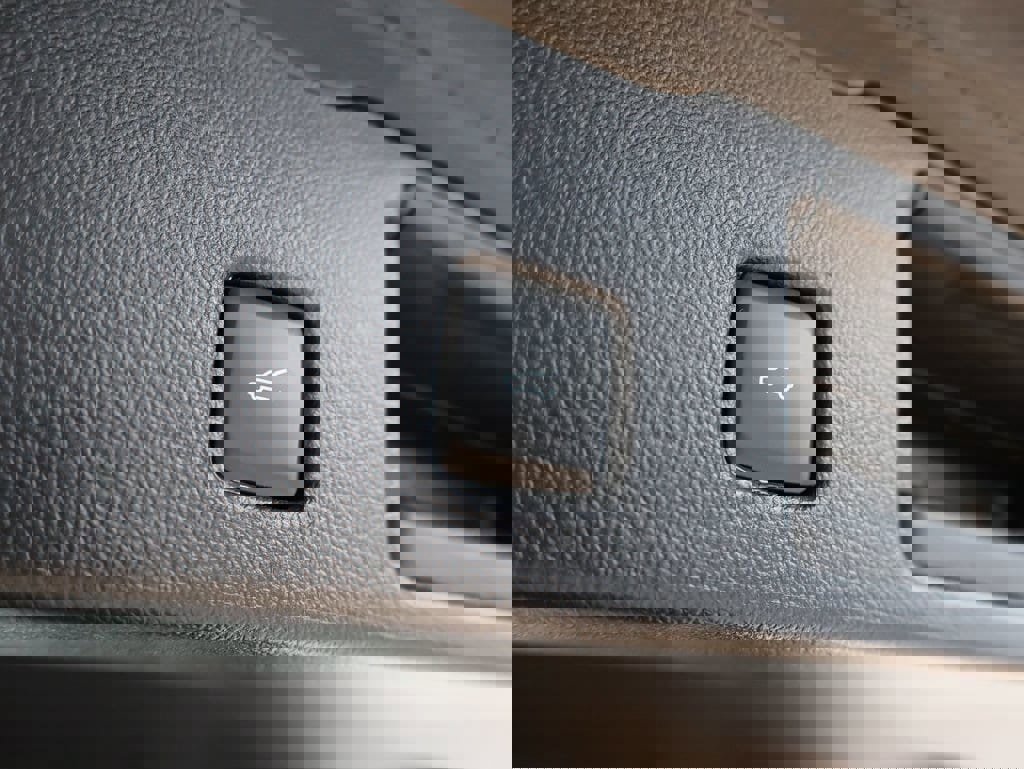 Used 2025 Ford Escape ST-Line Elite w/ Premium Technology Package image 17