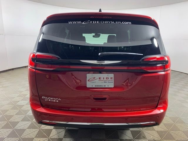 New 2026 Chrysler Pacifica Select image 3