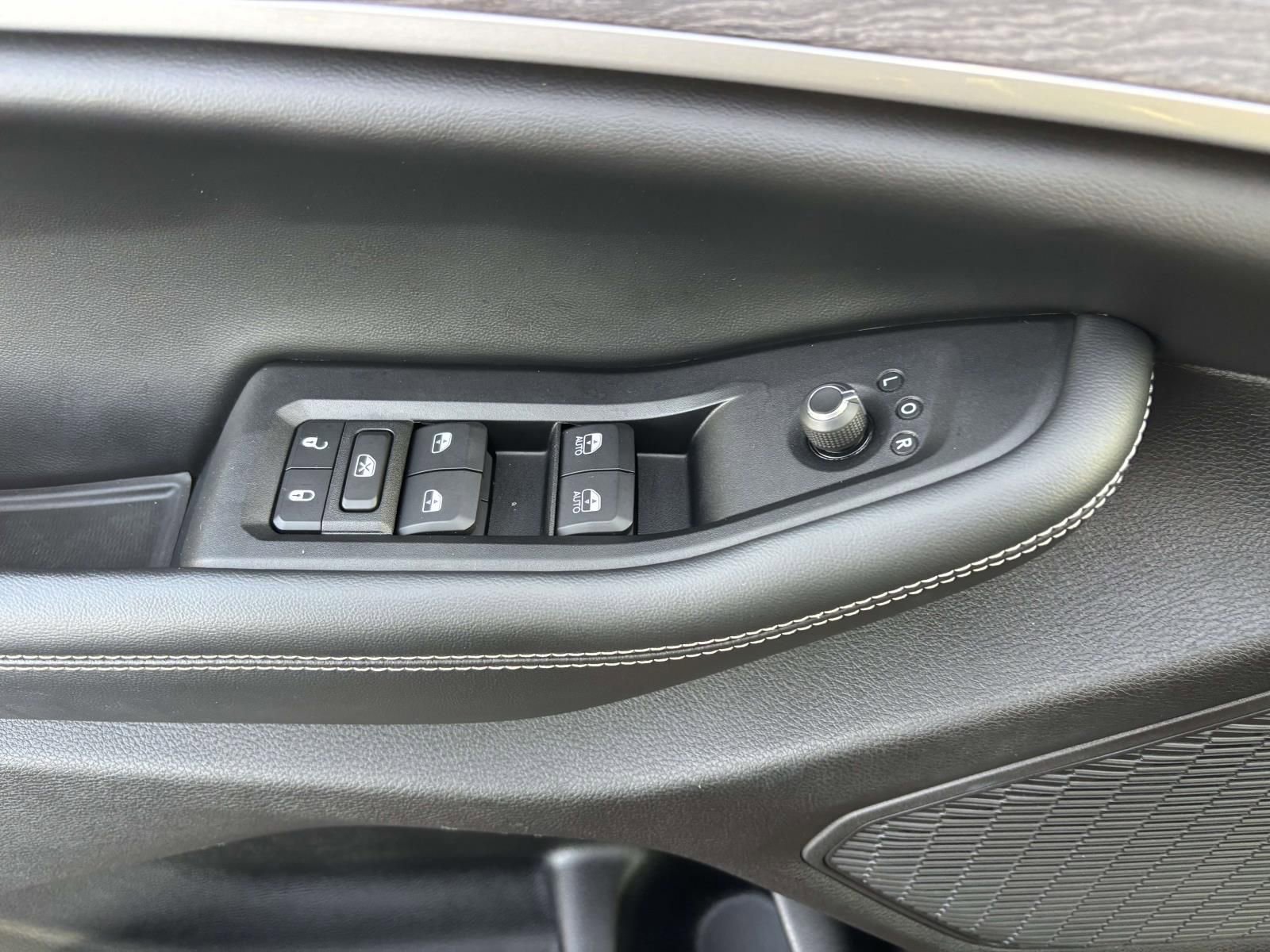 Used 2023 Jeep Grand Cherokee L Limited image 15