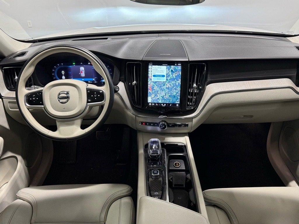Used 2023 Volvo XC60 B5 Ultimate w/ Protection Package Premier image 13