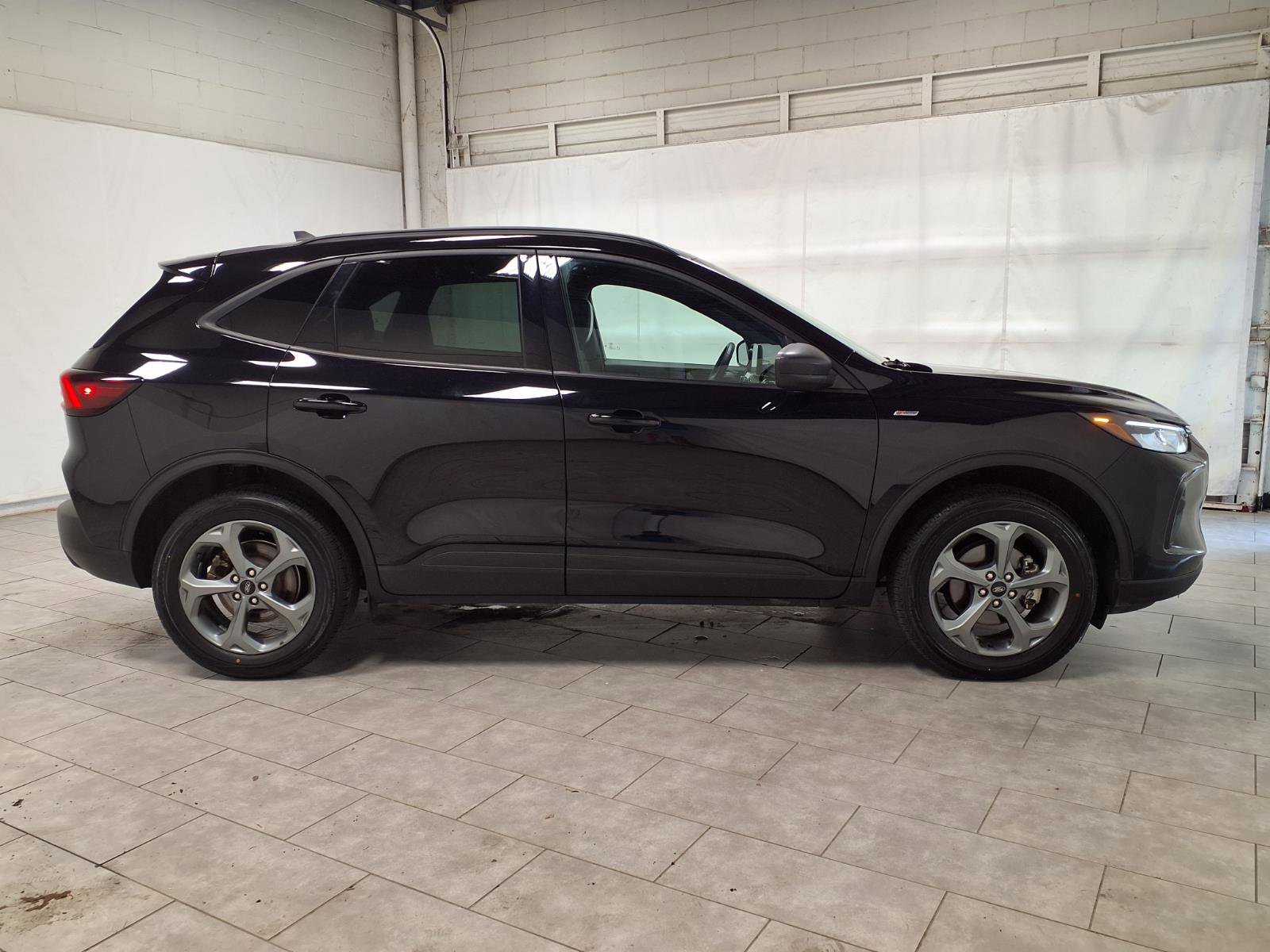 Used 2025 Ford Escape ST-Line AWD/4WD image 10