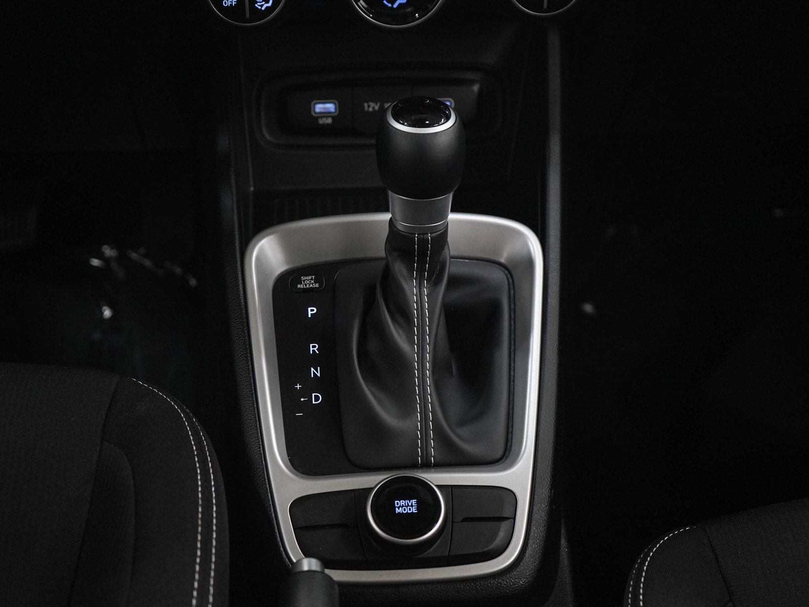 Certified 2024 Hyundai Venue SEL FWD image 18