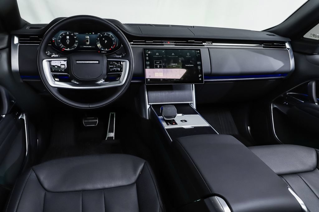 Used 2025 Land Rover Range Rover SE AWD/4WD image 6