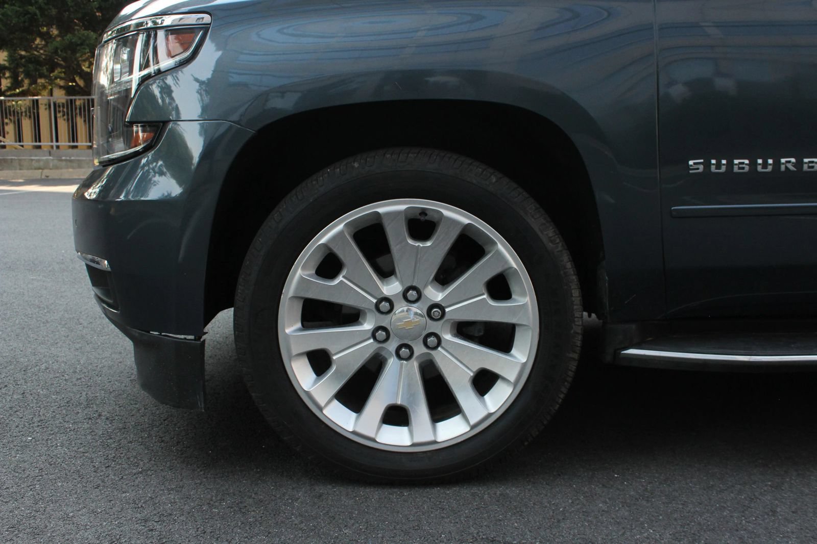 Used 2019 Chevrolet Suburban Premier AWD/4WD image 11