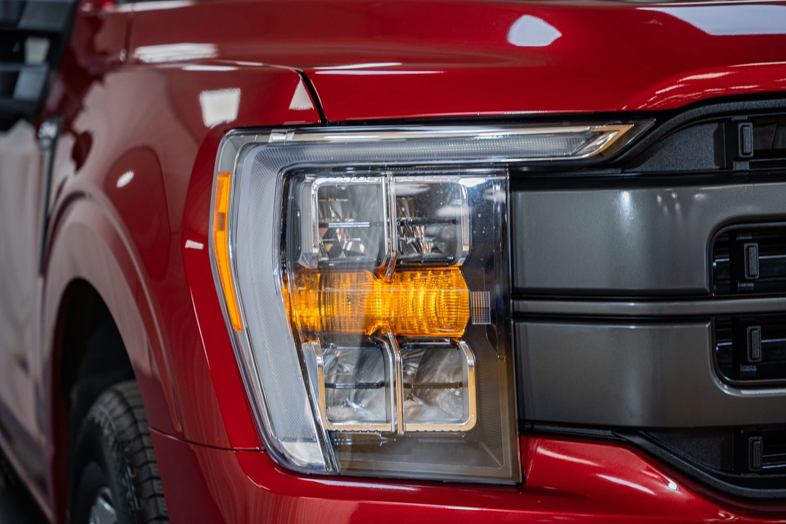 Used 2023 Ford F150 Lariat image 14