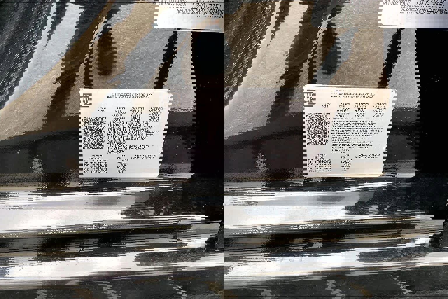 Used 2022 GMC Sierra 2500 AT4 image 31