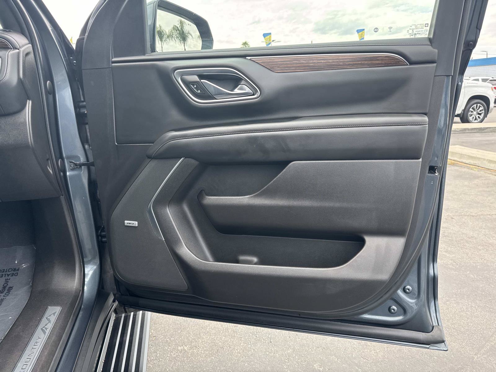 Used 2021 Chevrolet Suburban High Country RWD image 30