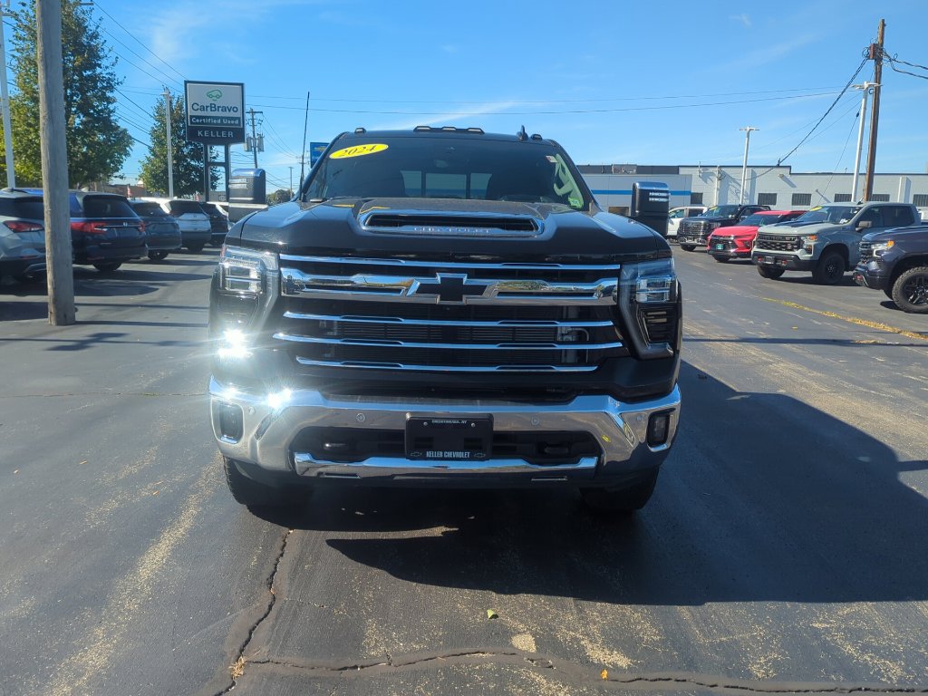 Certified 2024 Chevrolet Silverado 3500 LTZ w/ LTZ Plus Package AWD/4WD image 3