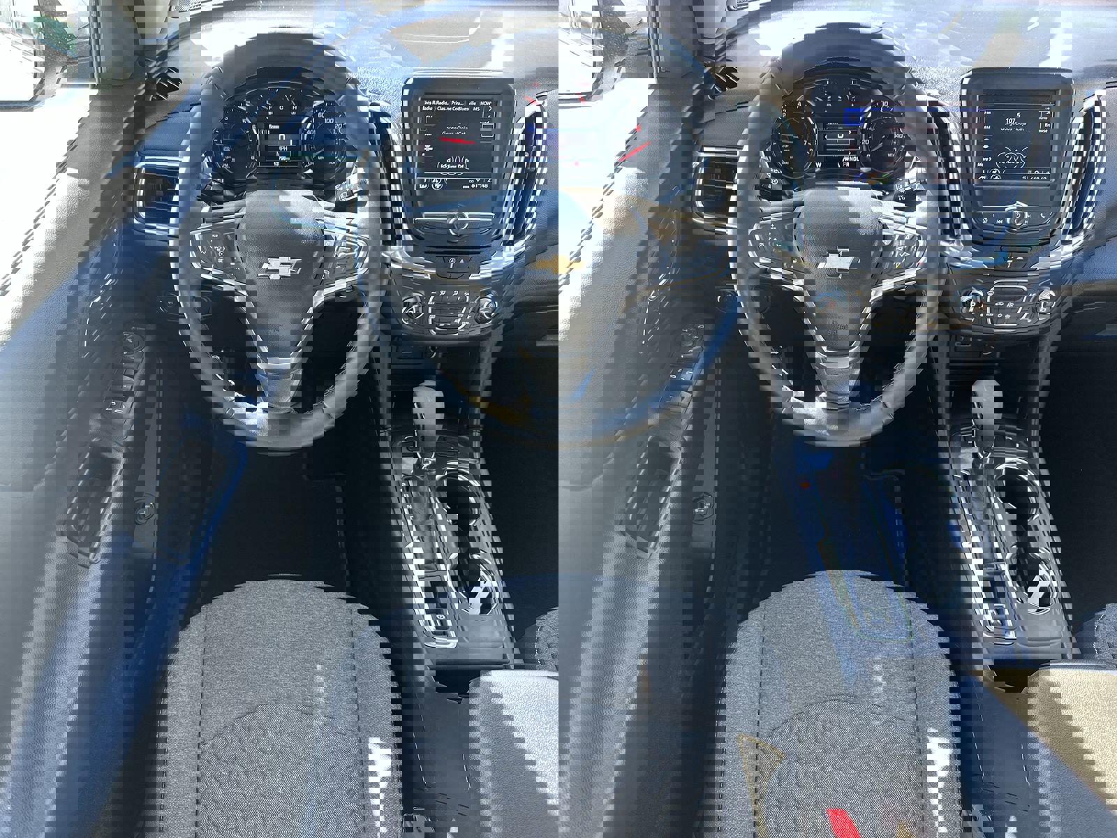 Used 2023 Chevrolet Equinox LT image 17