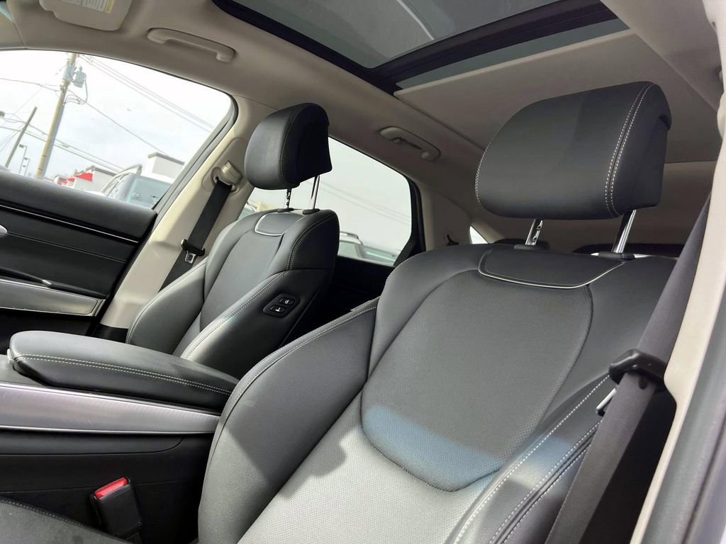 Certified 2024 Genesis GV70 2.5T w/ Select Package image 10