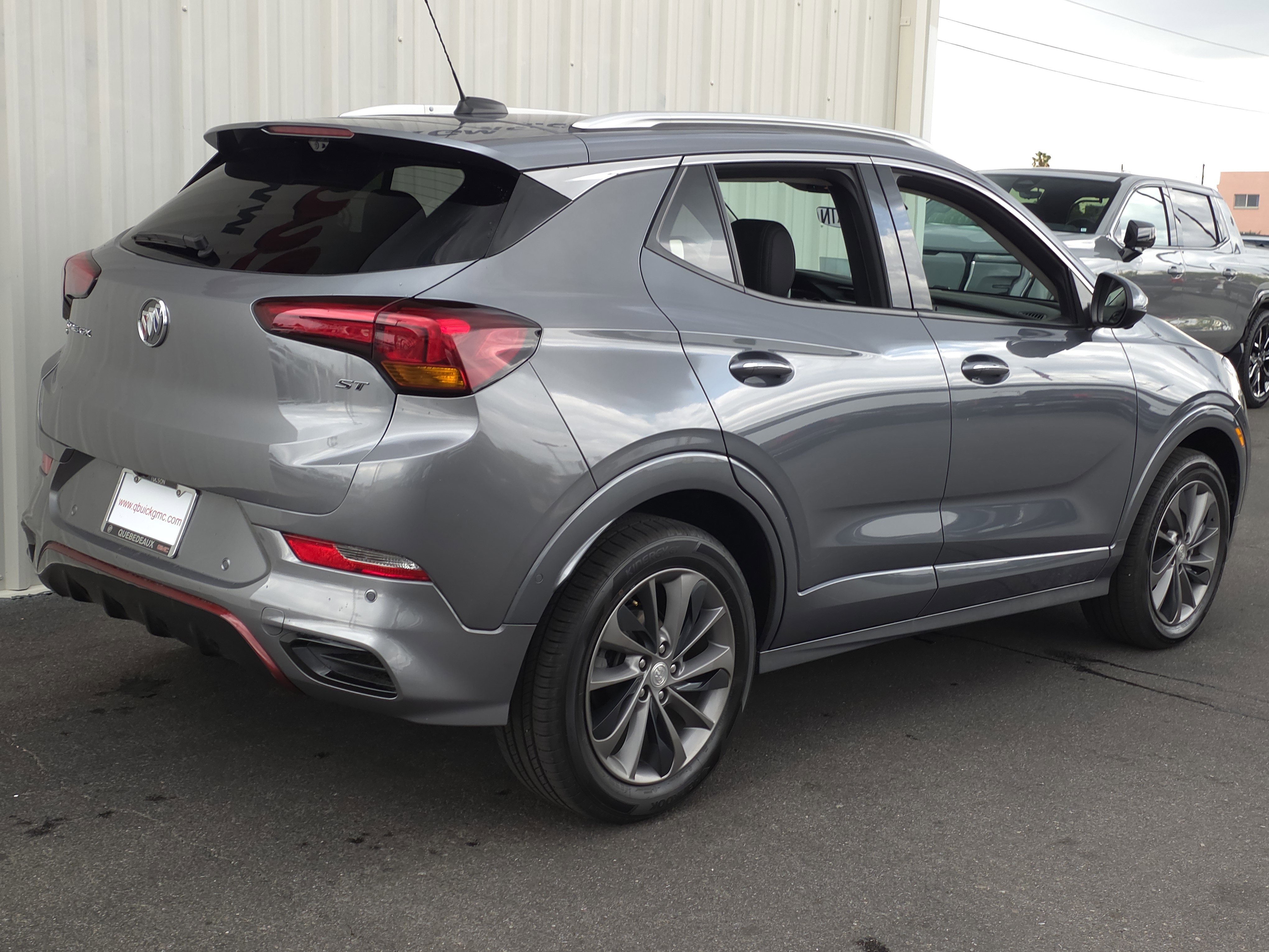 Used 2022 Buick Encore GX Essence w/ Advanced Technology Package image 4