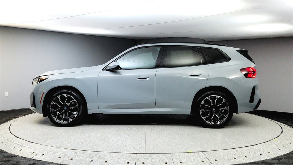 Used 2025 BMW X3 xDrive30i w/ Premium Package image 4