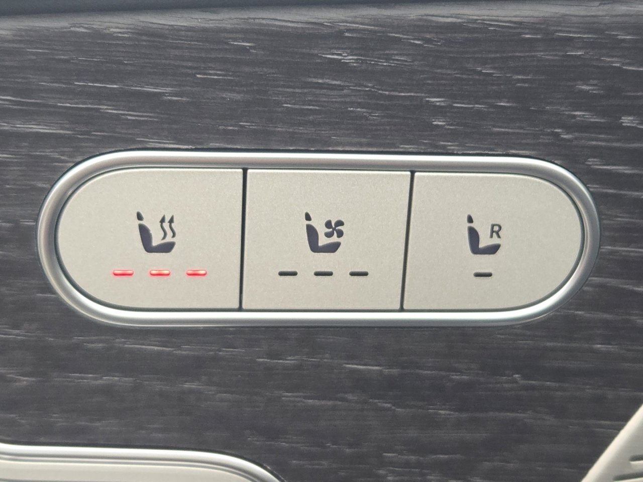 Used 2021 Mercedes-Benz C 300 4MATIC Sedan w/ Premium Package image 6