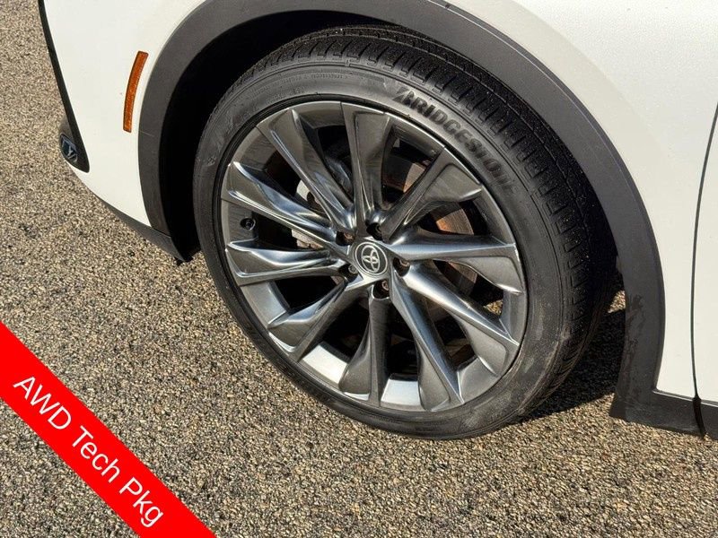 Used 2024 Toyota Crown Limited w/ Advanced Technology Package image 10