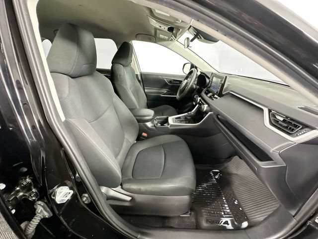 Used 2021 Toyota RAV4 LE AWD/4WD image 25
