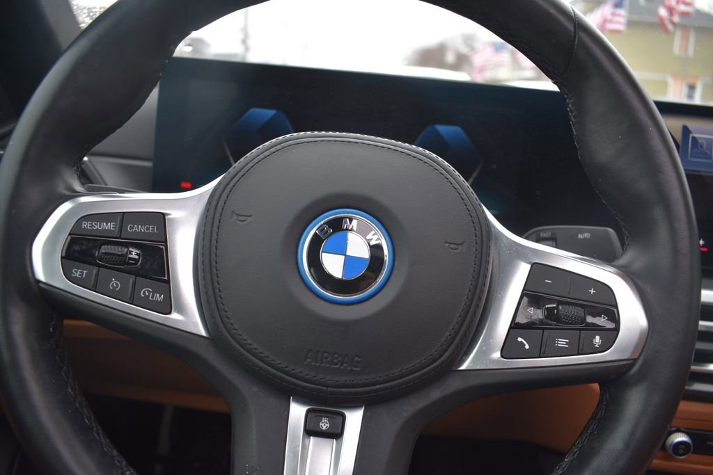 Used 2023 BMW i4 eDrive40 w/ M Sport Package image 15
