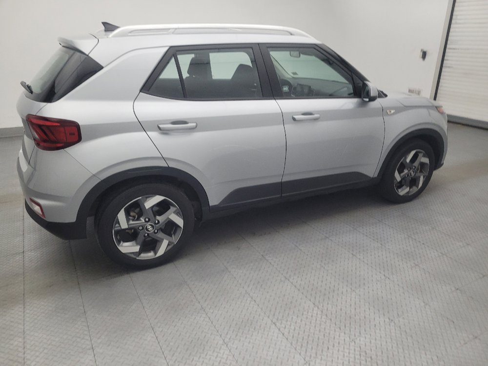 Used 2021 Hyundai Venue SEL FWD image 10