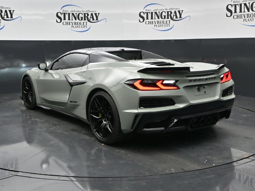 Used 2024 Chevrolet Corvette Z06 w/ Stealth Interior Trim Package RWD image 5