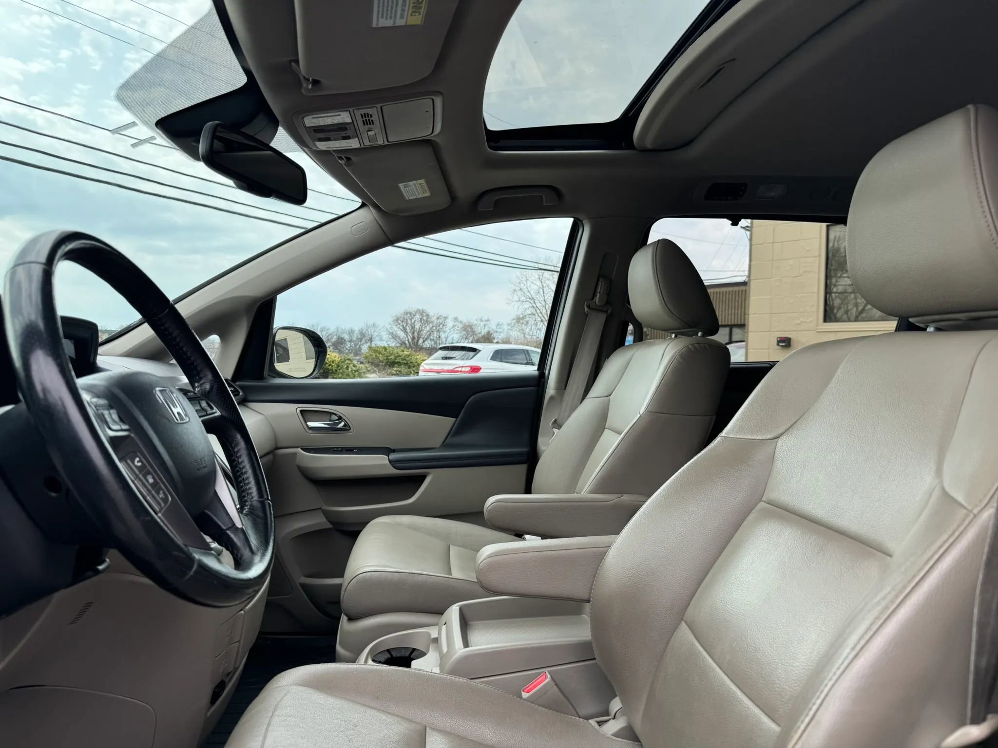 Used 2015 Honda Odyssey EX-L image 18