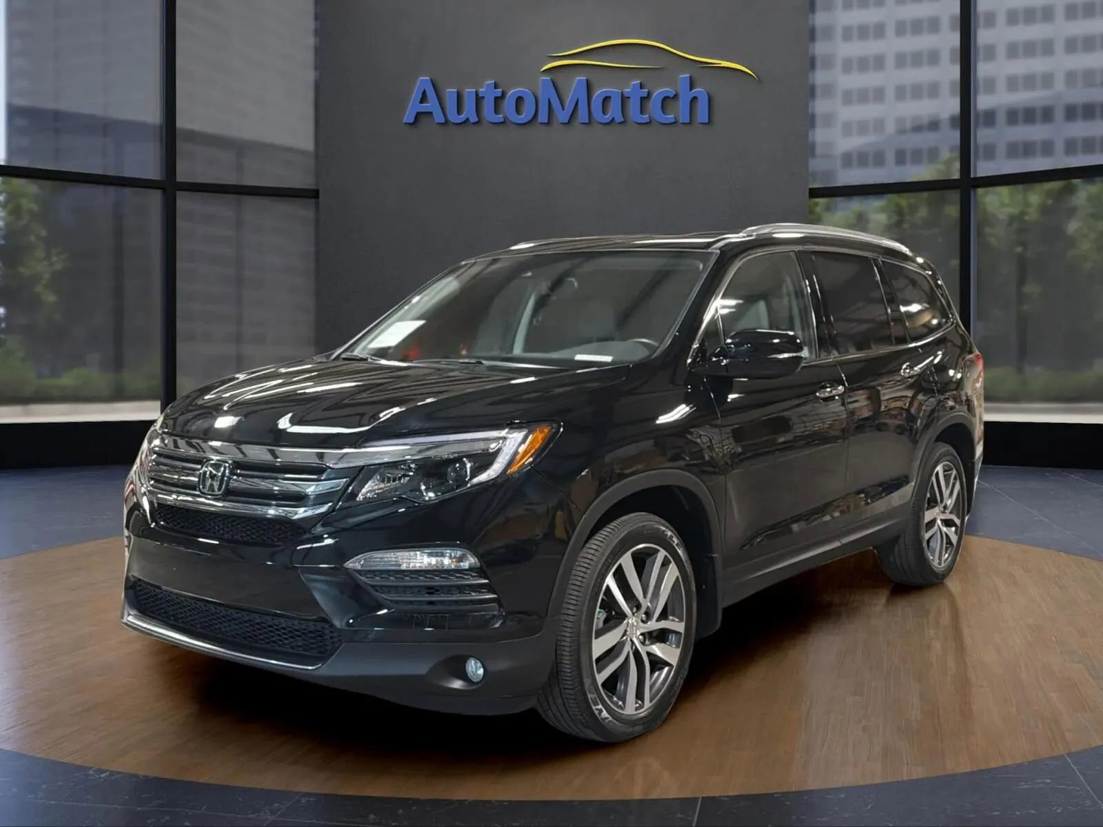 Used 2018 Honda Pilot Touring image 3