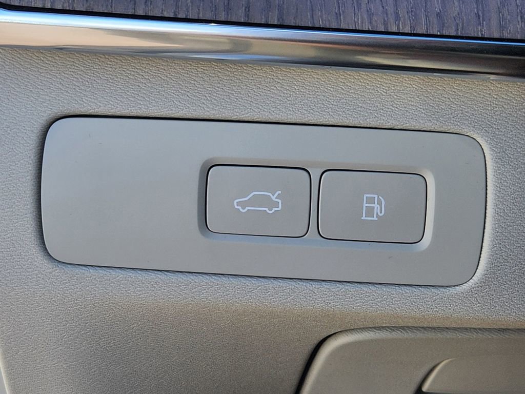 New 2026 Volvo XC90 T8 Ultra w/ Protection Package Premier image 11
