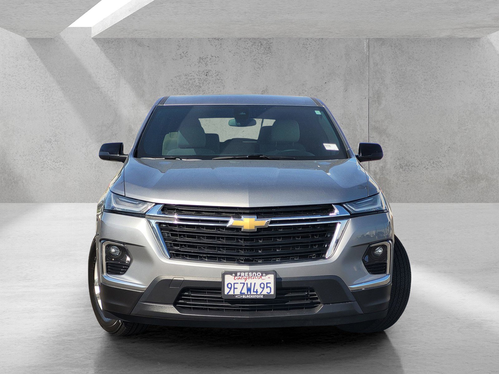 Used 2023 Chevrolet Traverse LS image 2