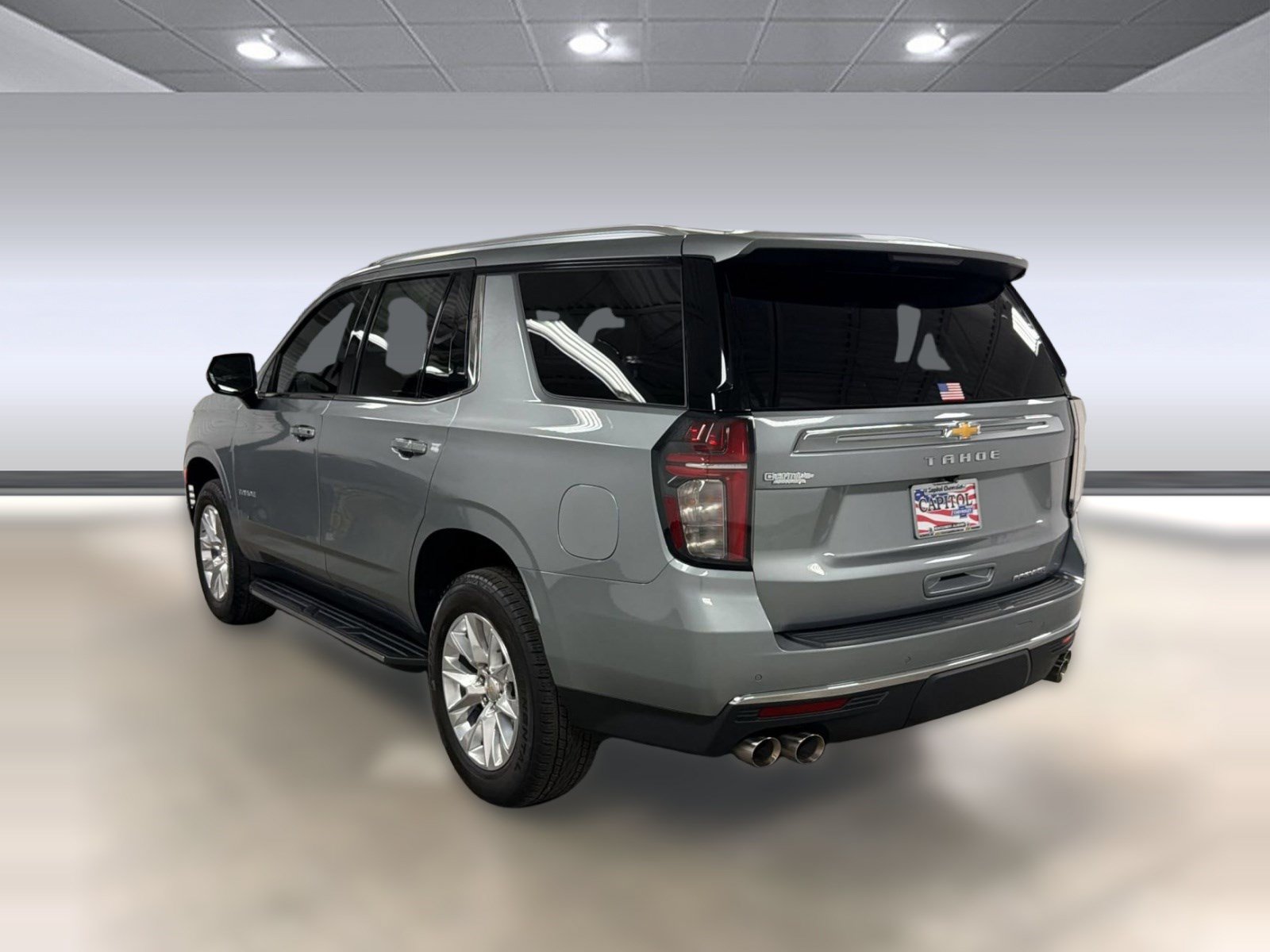 Used 2024 Chevrolet Tahoe Premier RWD image 2