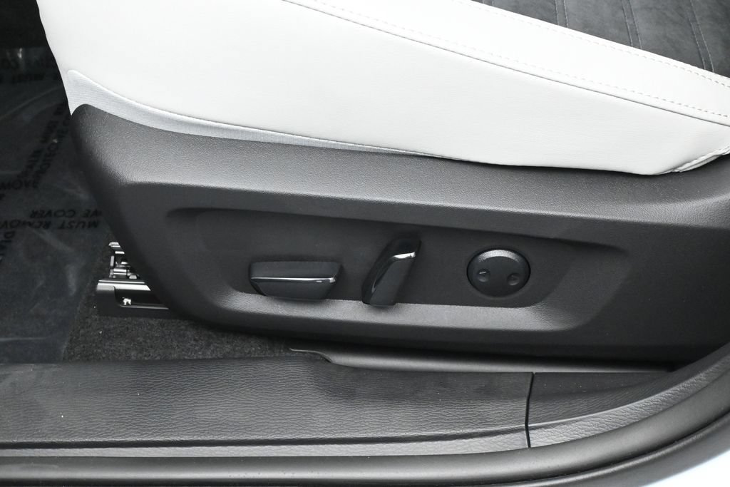New 2026 Mitsubishi Outlander SE FWD image 12