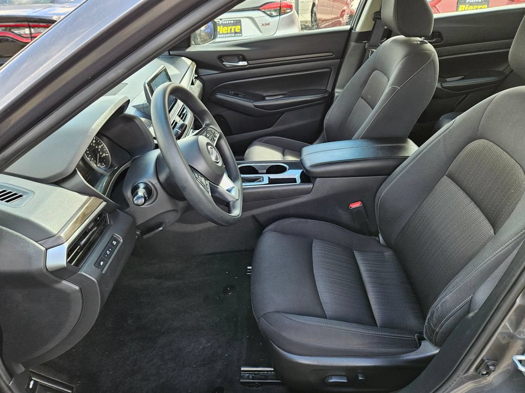 Used 2024 Nissan Altima 2.5 SV FWD image 15