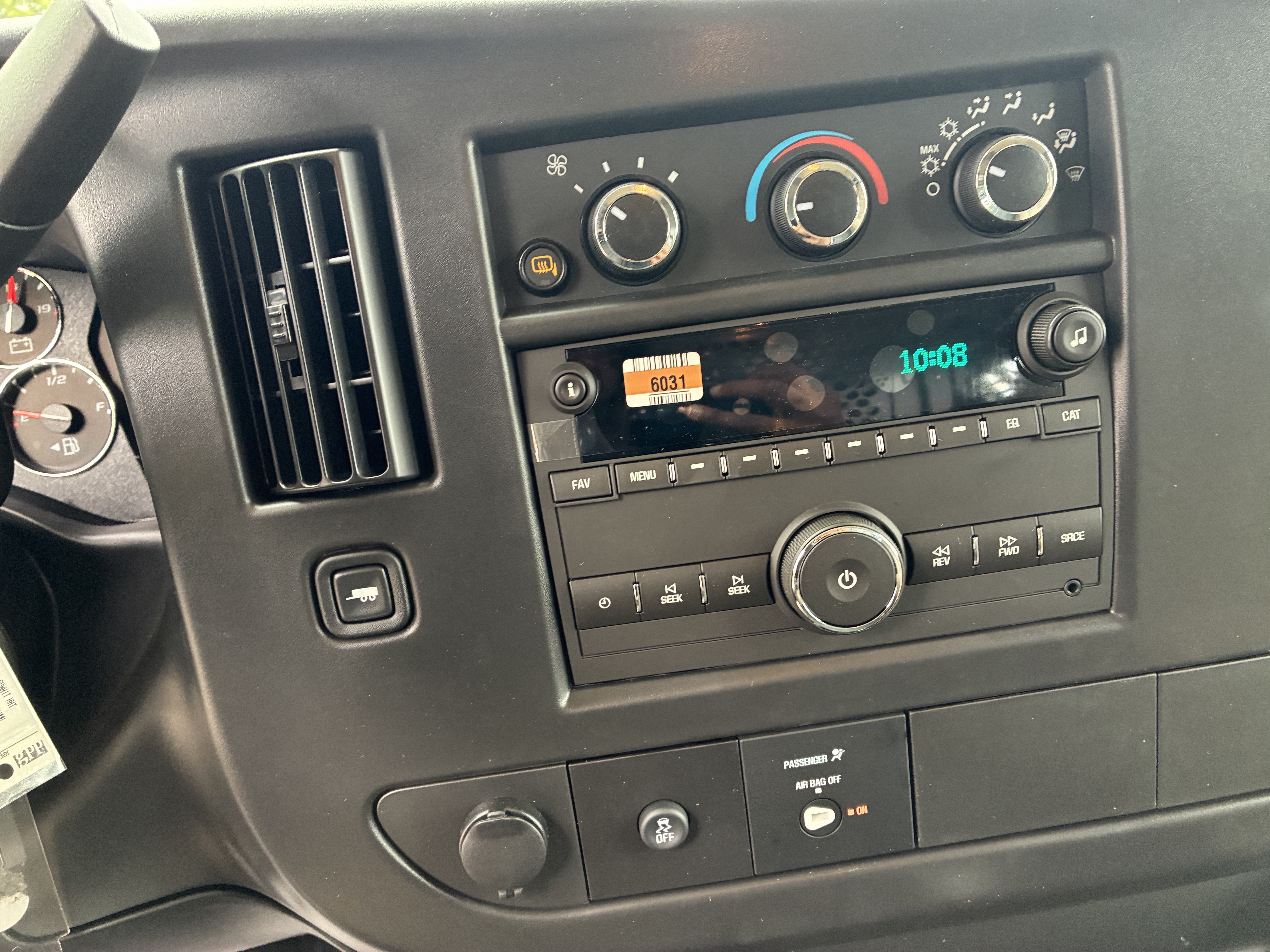 New 2026 Chevrolet Express 2500 w/ Driver Convenience Package RWD image 33
