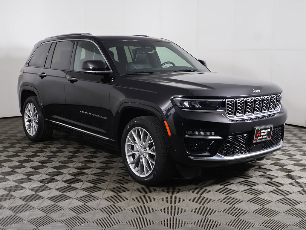 Used 2023 Jeep Grand Cherokee Summit w/ Luxury Tech Group V AWD/4WD image 63