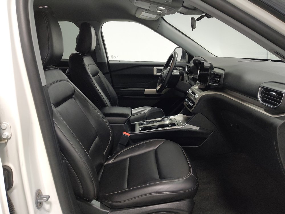Used 2022 Ford Explorer XLT w/ Equipment Group 202A image 21