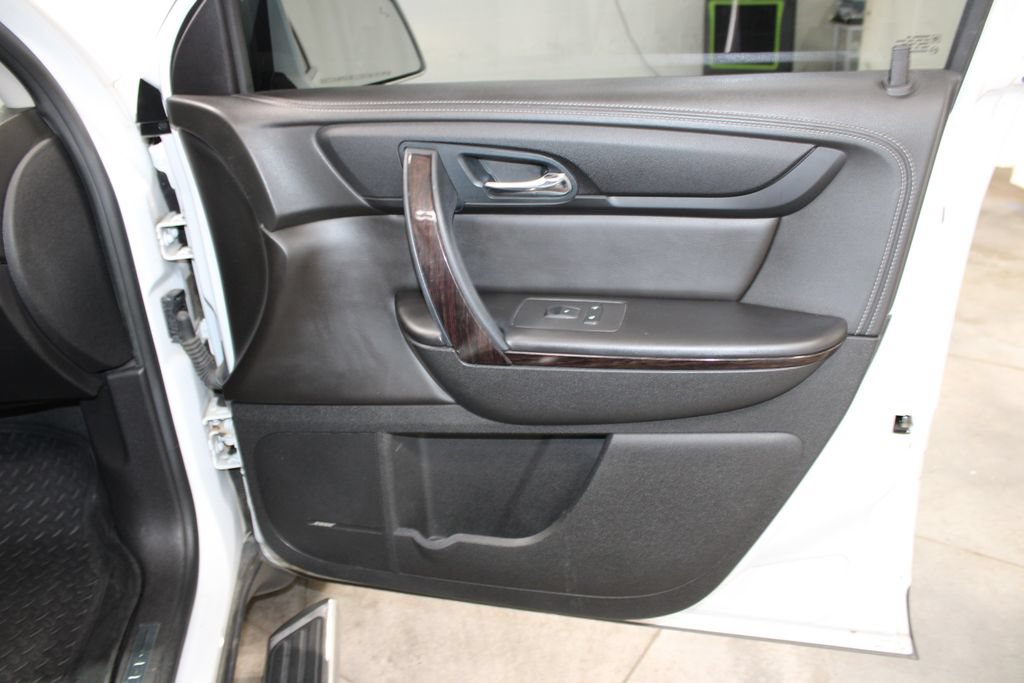 Used 2017 Chevrolet Traverse Premier FWD image 28