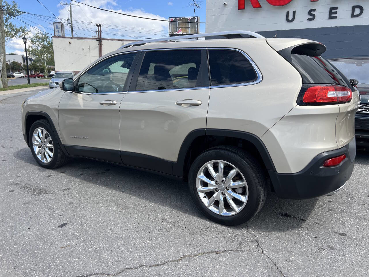 Used 2014 Jeep Cherokee Limited w/ Technology Group image 4