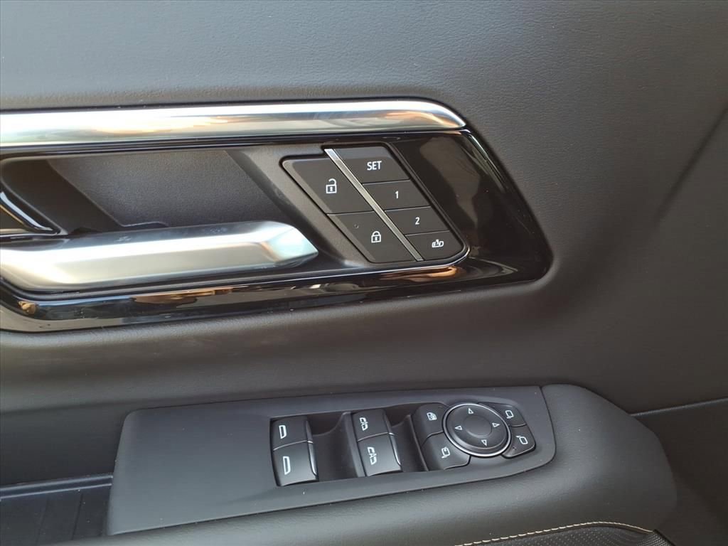 New 2026 Chevrolet Suburban Premier image 9