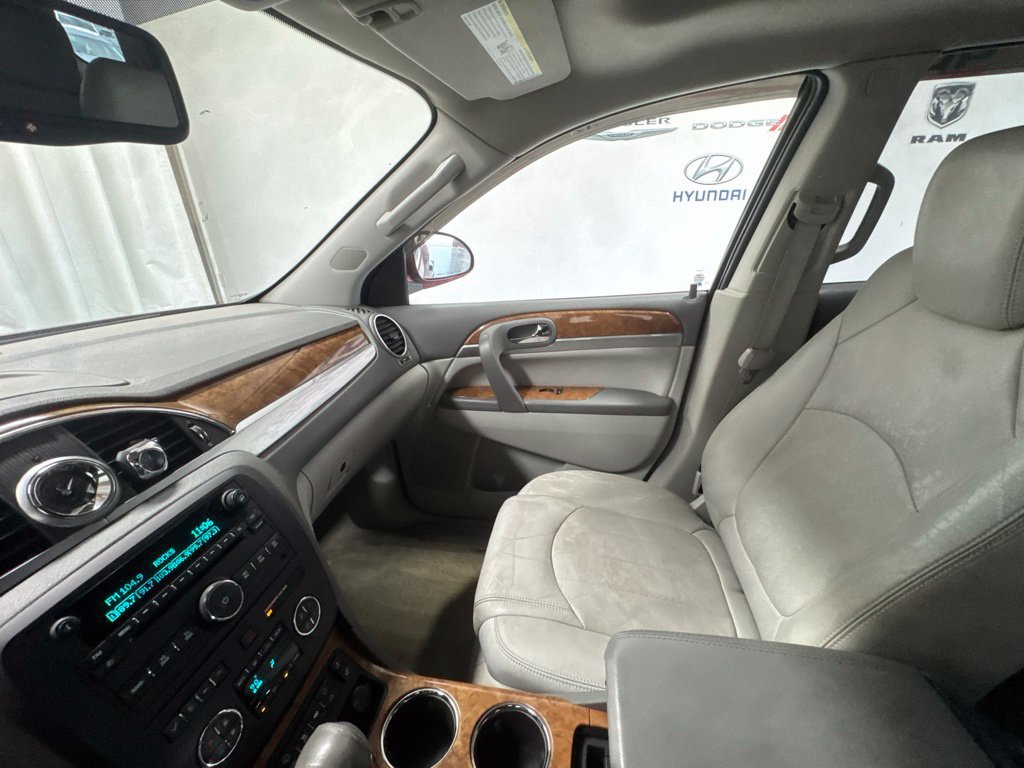 Used 2011 Buick Enclave CXL w/ Trailering Provision Package FWD image 30
