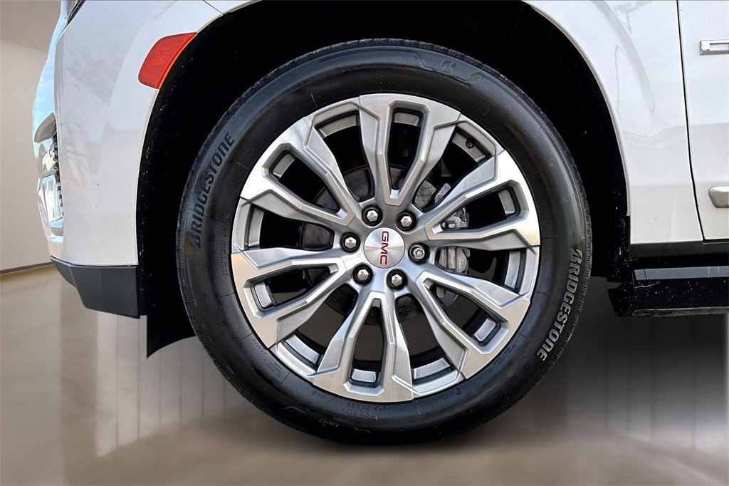 Used 2021 GMC Yukon XL Denali w/ Denali Ultimate Package image 8