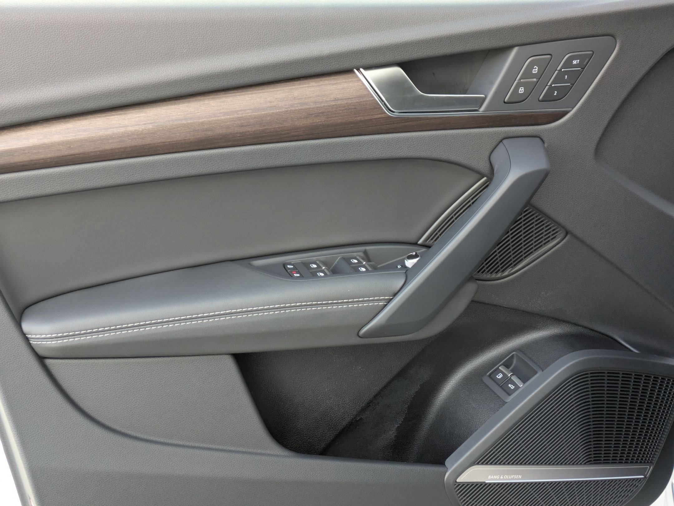 Certified 2024 Audi Q5 e Premium Plus w/ Premium Plus Package image 10