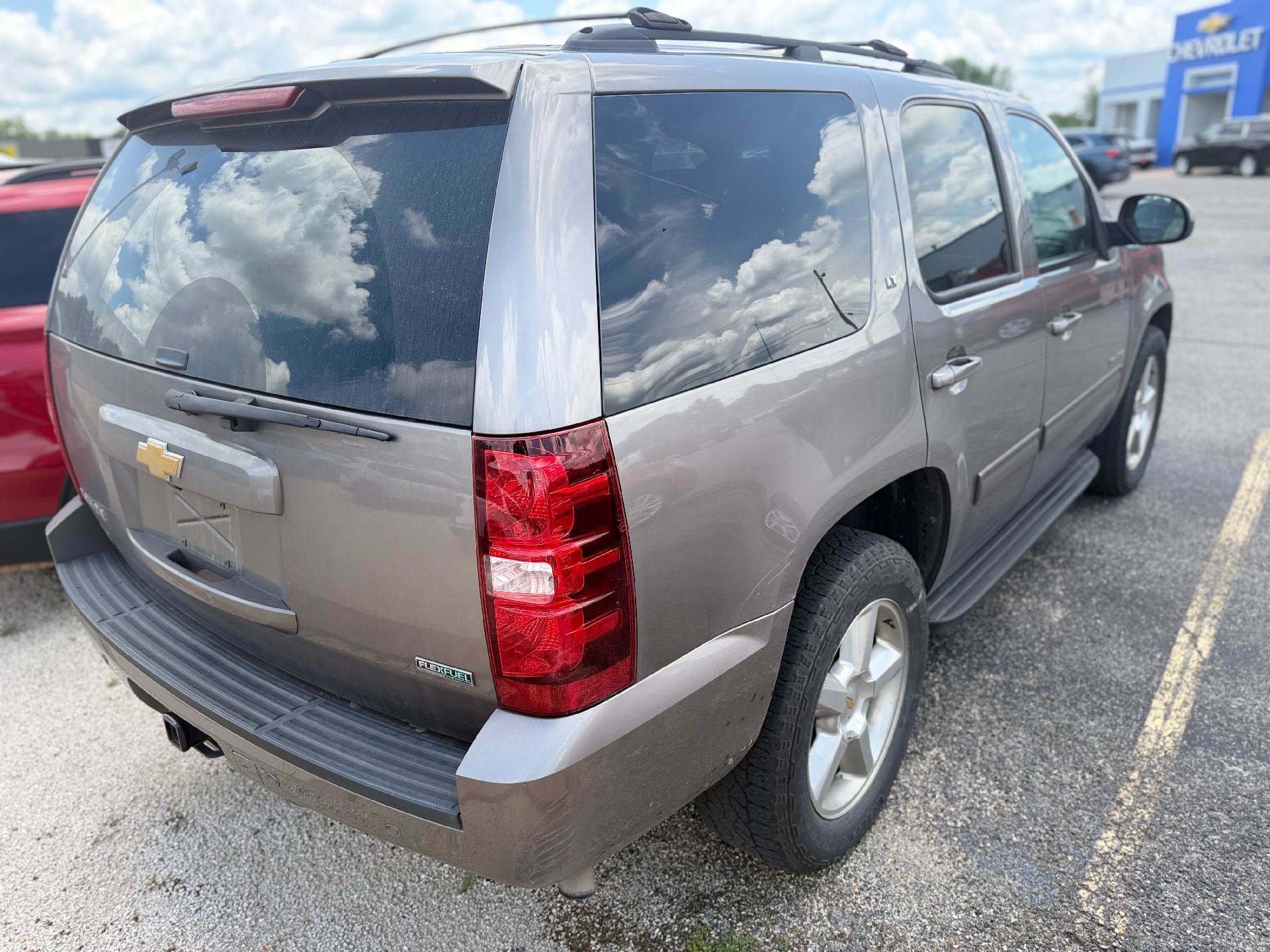 Used 2012 Chevrolet Tahoe LT w/ Luxury Package AWD/4WD image 3