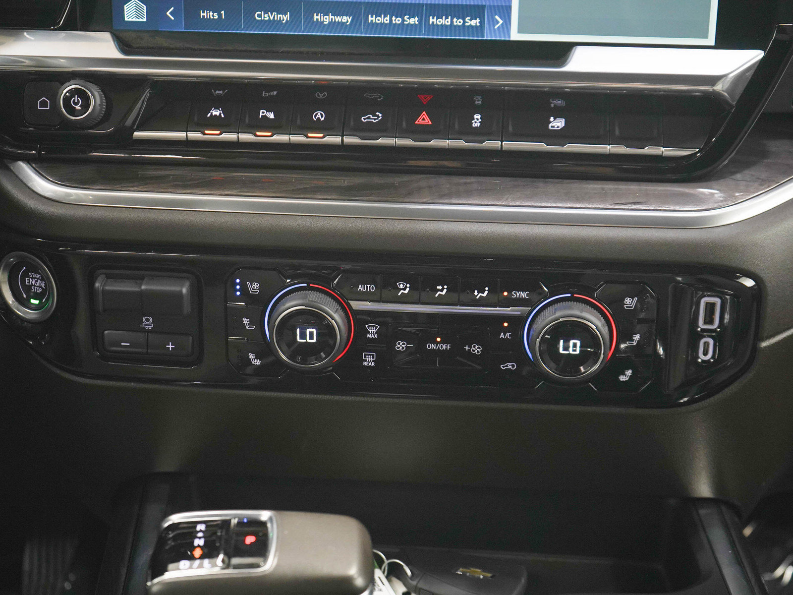 Used 2022 Chevrolet Silverado 1500 LTZ w/ Technology Package AWD/4WD image 19