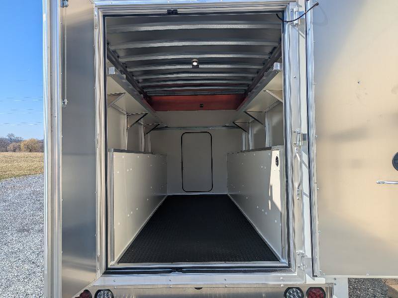 Used 2025 Chevrolet Express 3500 w/ Power Convenience Package RWD image 10