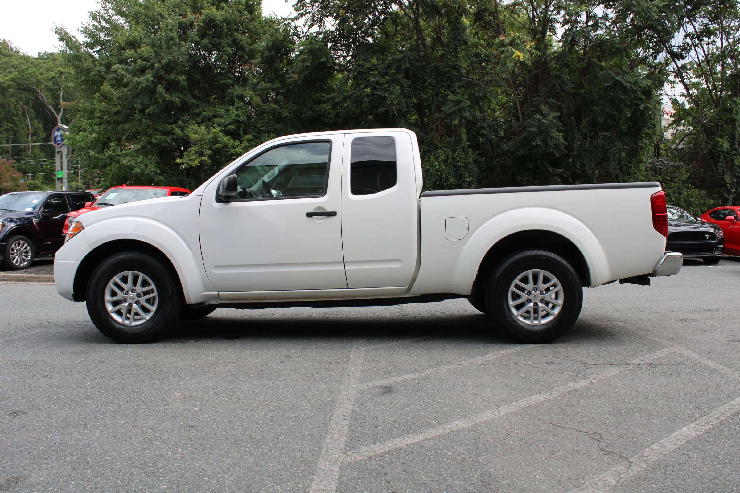 Used 2021 Nissan Frontier SV RWD image 16