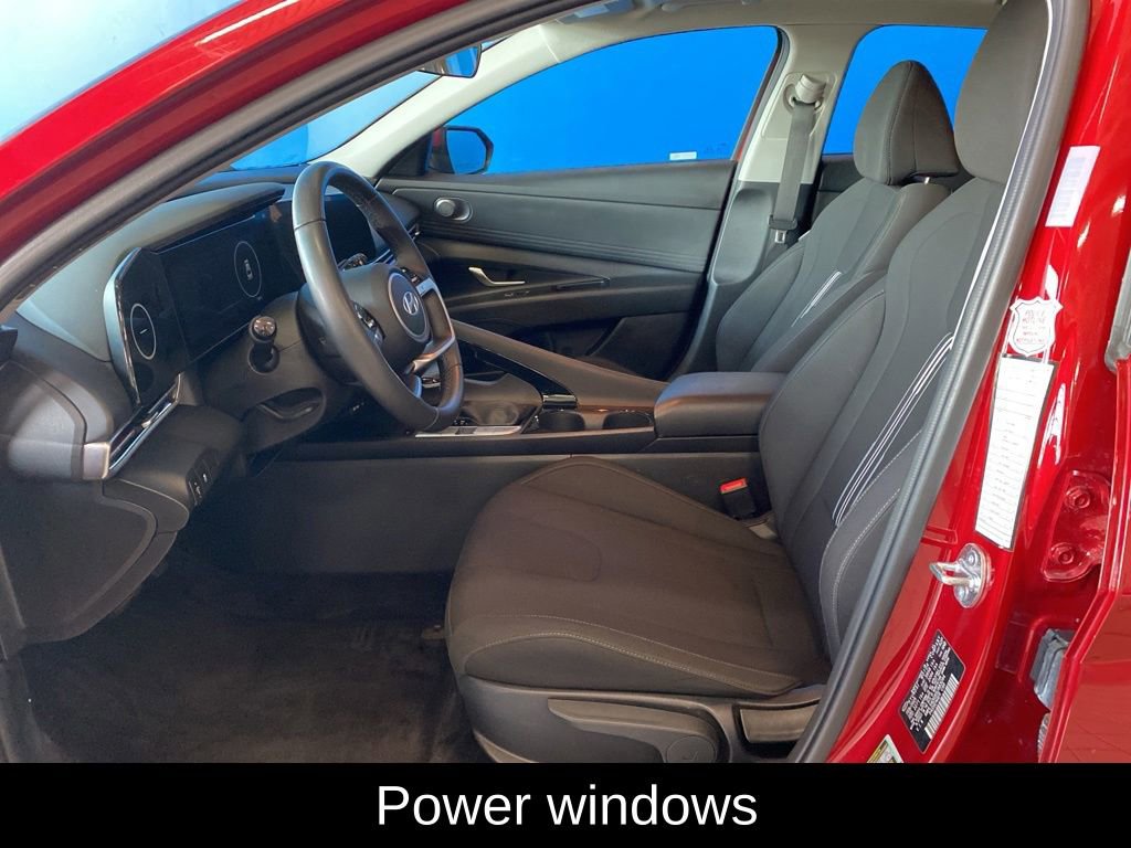 Used 2025 Hyundai Elantra SEL FWD image 11