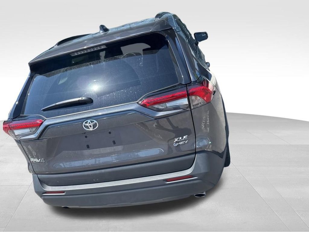 Used 2025 Toyota RAV4 XLE AWD/4WD image 10